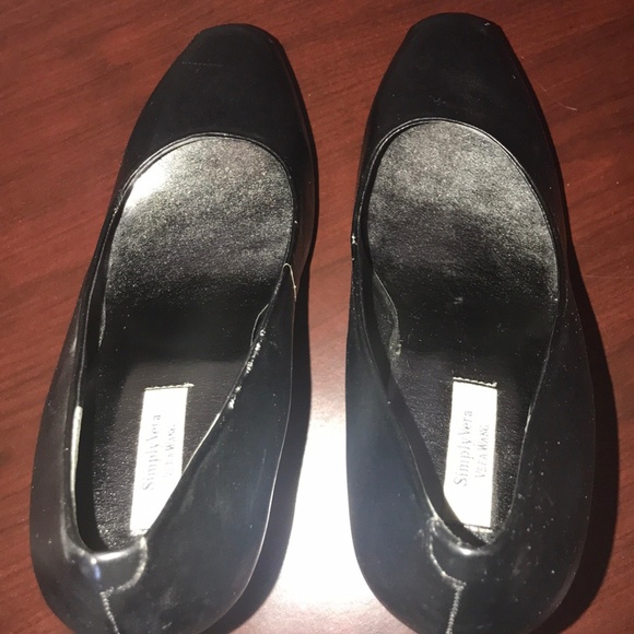 Vera Wang Black Pumps - Picture 3 of 4